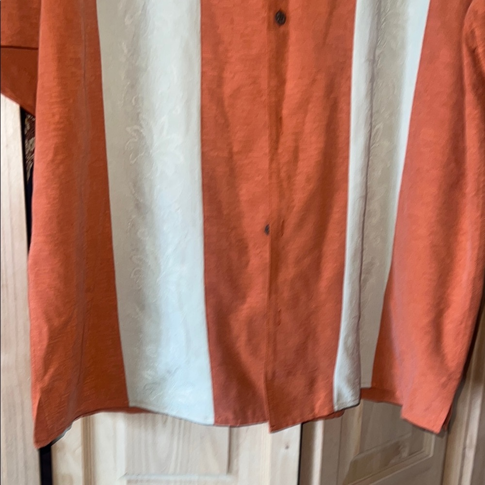 Jos. A. Bank 100% silk Casual Button Down Shirt XL - Picture 5 of 6